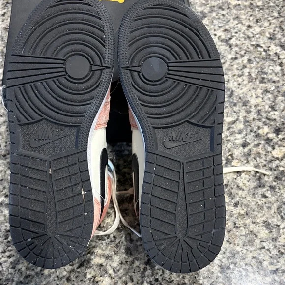 Nike Kids Sneakers - Red and Cream - Picture 10 of 16